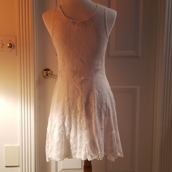 Dress - Picture 3 of 4
